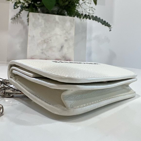 Balenciaga Cash Mini Wallet on Chain in white grained calfskin - Picture 4 of 12